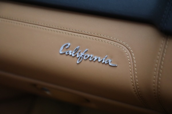 Used 2014 Ferrari California for sale $136,900 at Bugatti of Greenwich in Greenwich CT 06830 27