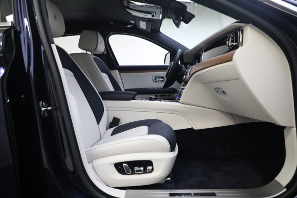 Used 2021 Rolls-Royce Ghost for sale $299,900 at Bugatti of Greenwich in Greenwich CT 06830 21
