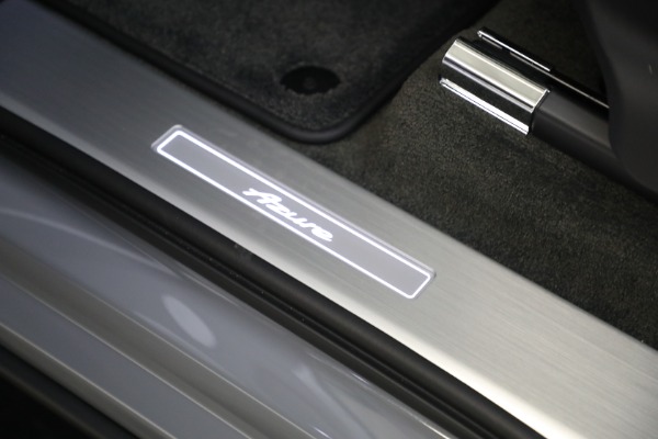 New 2023 Bentley Bentayga Azure V8 for sale $275,715 at Bugatti of Greenwich in Greenwich CT 06830 20