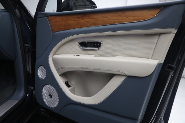 Used 2023 Bentley Bentayga EWB Azure V8 for sale $267,900 at Bugatti of Greenwich in Greenwich CT 06830 20