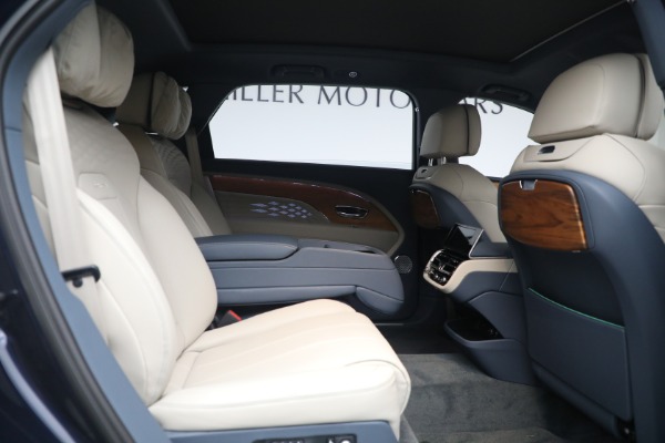 Used 2023 Bentley Bentayga EWB Azure V8 for sale $267,900 at Bugatti of Greenwich in Greenwich CT 06830 23