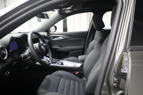 New 2024 Alfa Romeo Tonale Ti for sale Call for price at Bugatti of Greenwich in Greenwich CT 06830 15