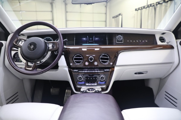 Used 2018 Rolls-Royce Phantom for sale Call for price at Bugatti of Greenwich in Greenwich CT 06830 4