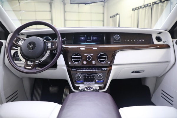 Used 2018 Rolls-Royce Phantom for sale Sold at Bugatti of Greenwich in Greenwich CT 06830 4