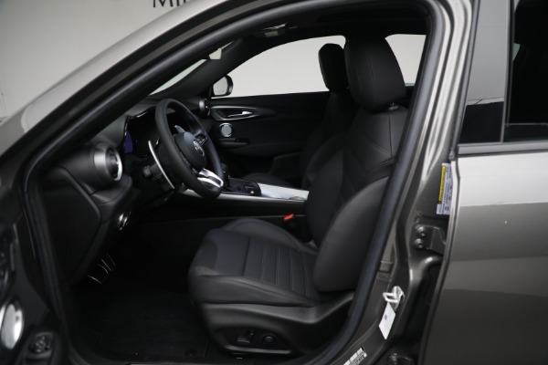 Used 2024 Alfa Romeo Tonale Hybrid Veloce for sale $28,900 at Bugatti of Greenwich in Greenwich CT 06830 19