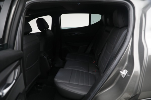 Used 2024 Alfa Romeo Tonale Hybrid Veloce for sale $28,900 at Bugatti of Greenwich in Greenwich CT 06830 23