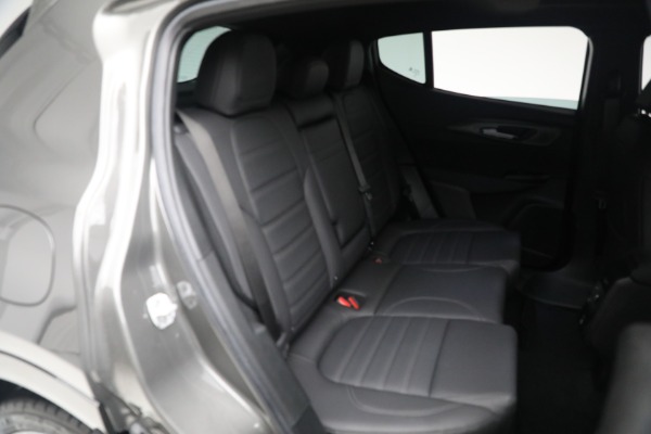 New 2024 Alfa Romeo Tonale Veloce for sale $57,300 at Bugatti of Greenwich in Greenwich CT 06830 24