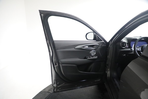 New 2024 Alfa Romeo Tonale Veloce for sale $57,300 at Bugatti of Greenwich in Greenwich CT 06830 27