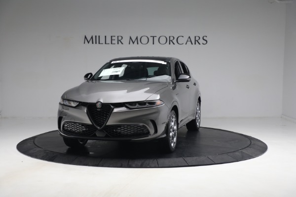 New 2024 Alfa Romeo Tonale Veloce for sale $57,300 at Bugatti of Greenwich in Greenwich CT 06830 1