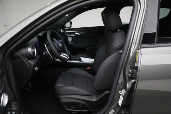 New 2024 Alfa Romeo Tonale Veloce for sale $55,300 at Bugatti of Greenwich in Greenwich CT 06830 20