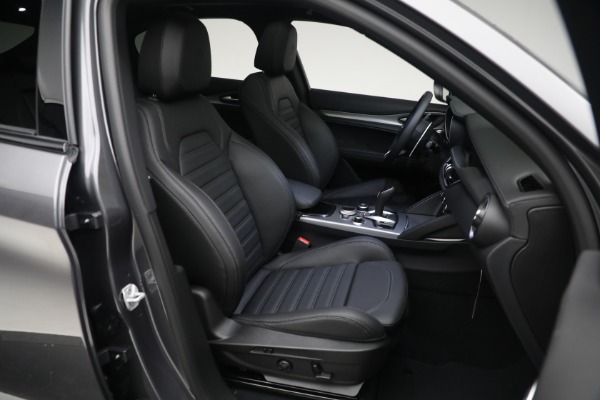 New 2024 Alfa Romeo Stelvio Veloce for sale $58,455 at Bugatti of Greenwich in Greenwich CT 06830 23