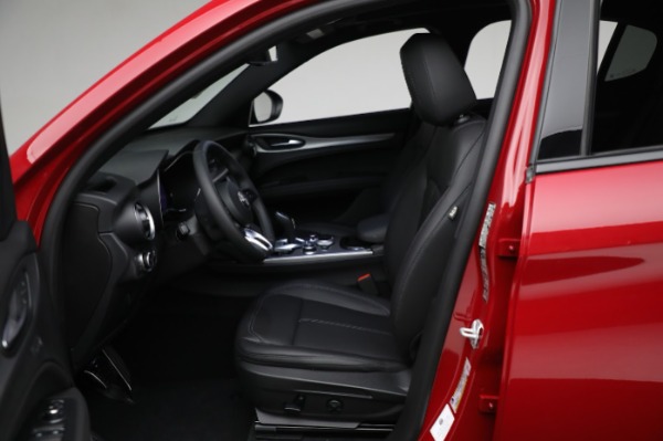 New 2024 Alfa Romeo Stelvio Ti for sale $54,320 at Bugatti of Greenwich in Greenwich CT 06830 17