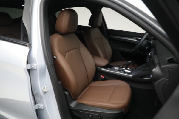 New 2024 Alfa Romeo Stelvio Ti for sale $55,230 at Bugatti of Greenwich in Greenwich CT 06830 20