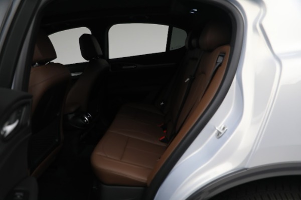 New 2024 Alfa Romeo Stelvio Ti for sale $55,230 at Bugatti of Greenwich in Greenwich CT 06830 21