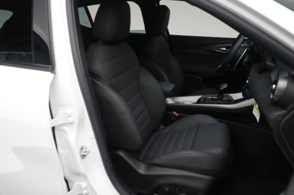 New 2024 Alfa Romeo Tonale Veloce for sale $56,640 at Bugatti of Greenwich in Greenwich CT 06830 21