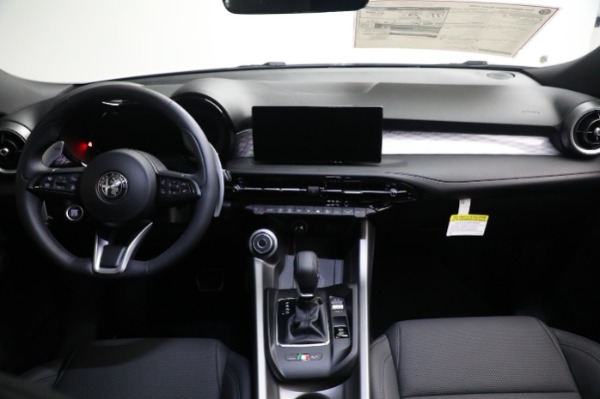 New 2024 Alfa Romeo Tonale Veloce for sale $56,640 at Bugatti of Greenwich in Greenwich CT 06830 27