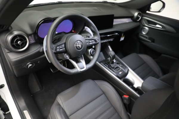 New 2024 Alfa Romeo Tonale Veloce for sale $56,640 at Bugatti of Greenwich in Greenwich CT 06830 28