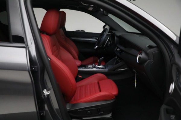 New 2024 Alfa Romeo Stelvio Veloce for sale $59,205 at Bugatti of Greenwich in Greenwich CT 06830 19