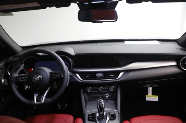New 2024 Alfa Romeo Stelvio Veloce for sale $59,205 at Bugatti of Greenwich in Greenwich CT 06830 24
