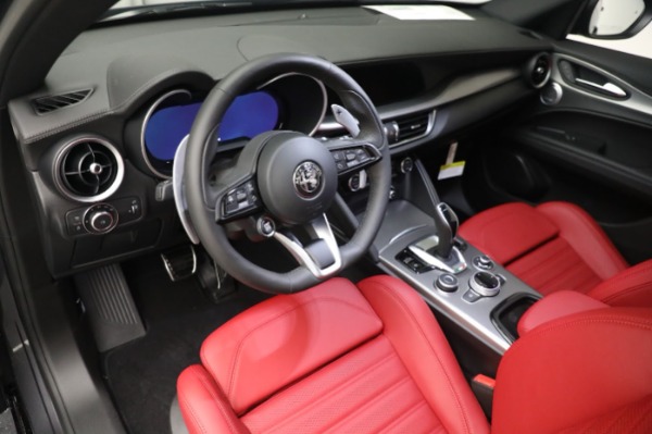 New 2024 Alfa Romeo Stelvio Veloce for sale $59,205 at Bugatti of Greenwich in Greenwich CT 06830 25