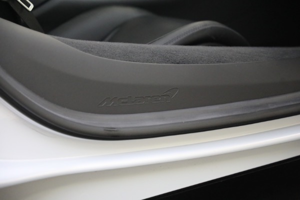 New 2023 McLaren Artura TechLux for sale $279,835 at Bugatti of Greenwich in Greenwich CT 06830 28