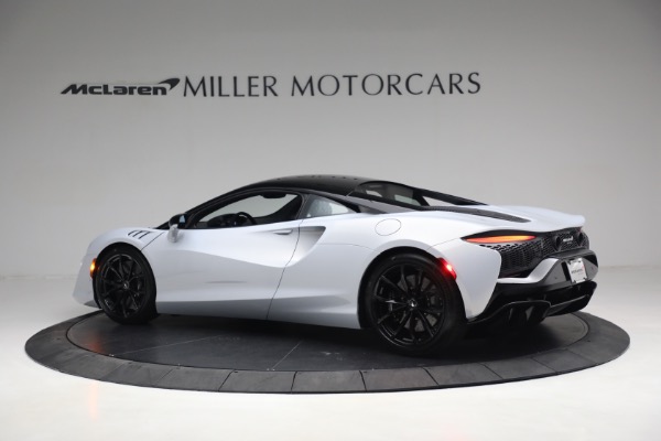 New 2023 McLaren Artura TechLux for sale $279,835 at Bugatti of Greenwich in Greenwich CT 06830 4