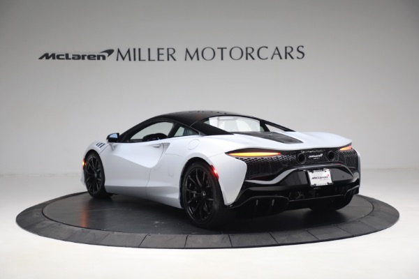 New 2023 McLaren Artura TechLux for sale $279,835 at Bugatti of Greenwich in Greenwich CT 06830 5