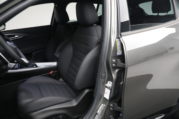 New 2024 Alfa Romeo Tonale Ti for sale $54,450 at Bugatti of Greenwich in Greenwich CT 06830 17
