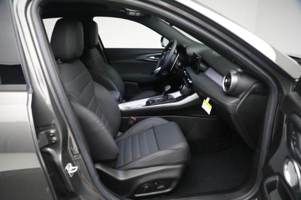 New 2024 Alfa Romeo Tonale Ti for sale $54,450 at Bugatti of Greenwich in Greenwich CT 06830 21