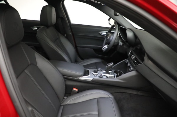 New 2024 Alfa Romeo Giulia Ti for sale $51,115 at Bugatti of Greenwich in Greenwich CT 06830 17