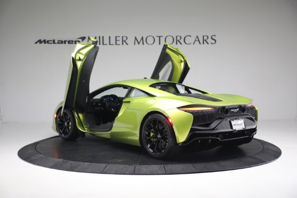 New 2023 McLaren Artura Vision for sale $277,875 at Bugatti of Greenwich in Greenwich CT 06830 15