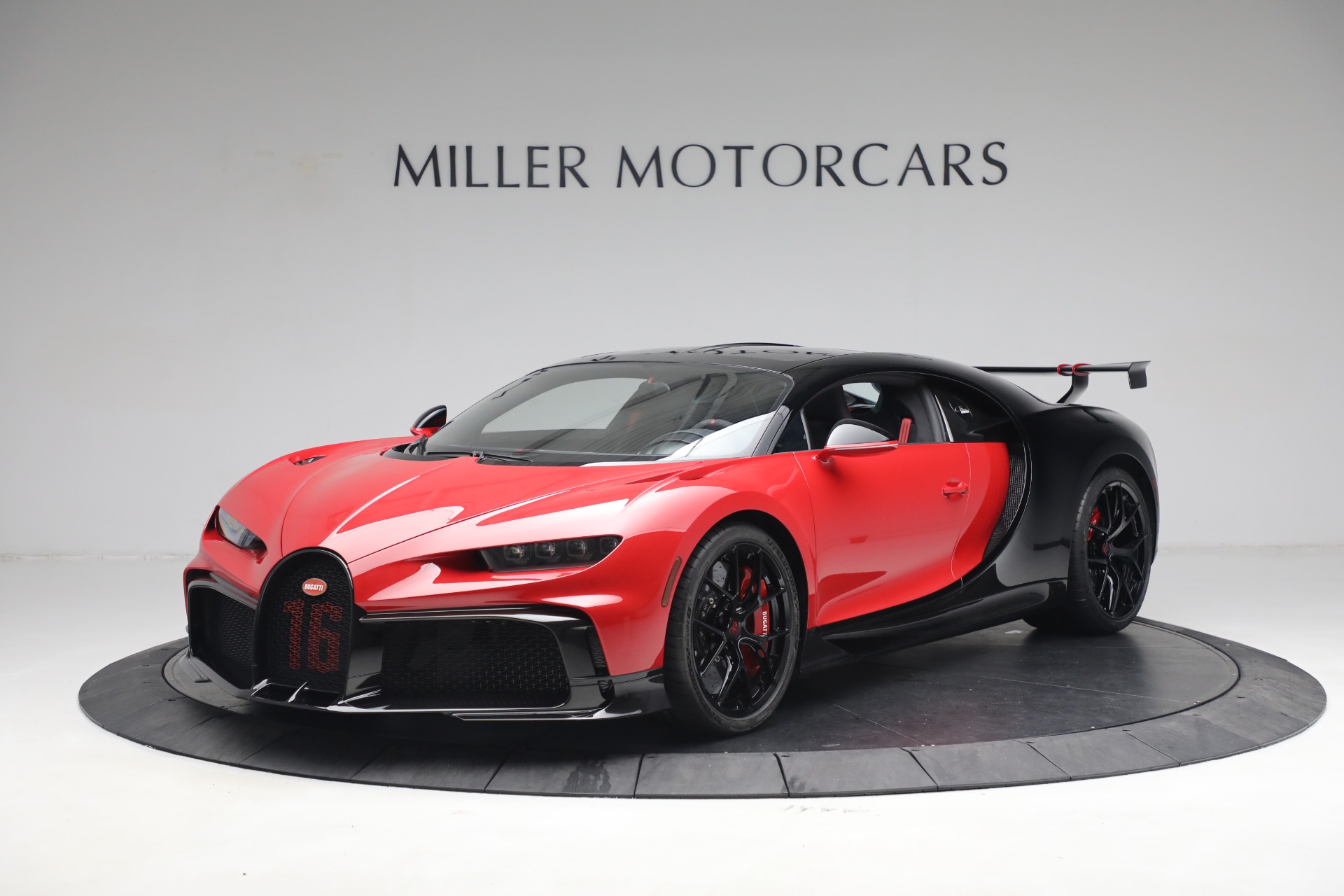 Used 2022 Bugatti Chiron Pur Sport for sale Sold at Bugatti of Greenwich in Greenwich CT 06830 1