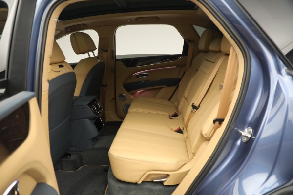 New 2023 Bentley Bentayga Hybrid for sale $250,740 at Bugatti of Greenwich in Greenwich CT 06830 24