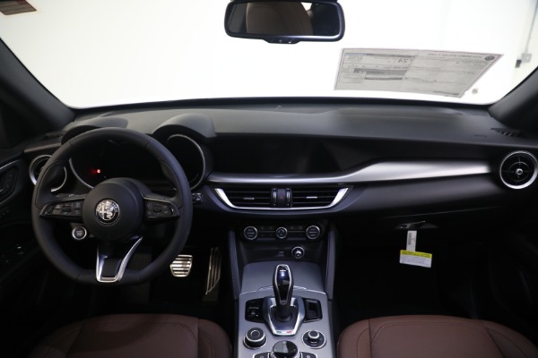 New 2024 Alfa Romeo Stelvio Ti for sale $54,570 at Bugatti of Greenwich in Greenwich CT 06830 20