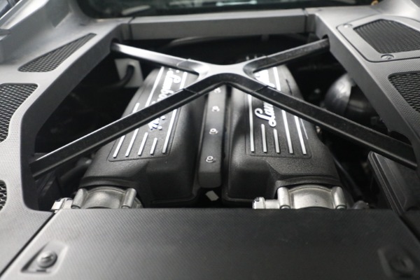 Used 2015 Lamborghini Huracan LP 610-4 for sale $219,900 at Bugatti of Greenwich in Greenwich CT 06830 26