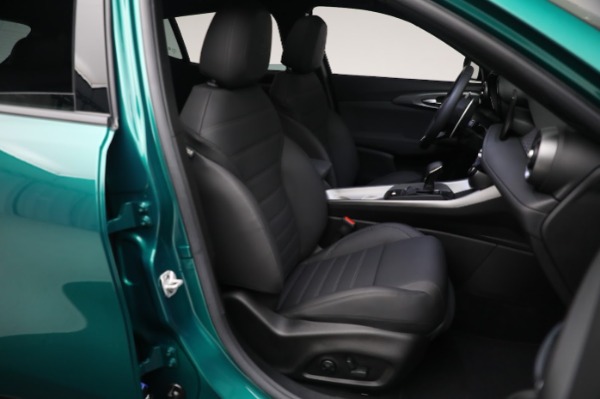 New 2024 Alfa Romeo Tonale Veloce for sale $58,840 at Bugatti of Greenwich in Greenwich CT 06830 23