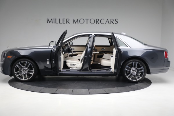 Used 2019 Rolls-Royce Ghost for sale $225,900 at Bugatti of Greenwich in Greenwich CT 06830 10