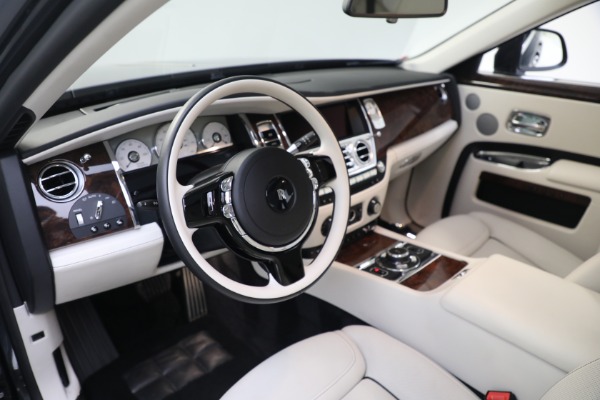 Used 2019 Rolls-Royce Ghost for sale $225,900 at Bugatti of Greenwich in Greenwich CT 06830 21