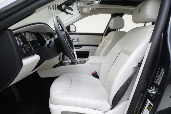 Used 2019 Rolls-Royce Ghost for sale $225,900 at Bugatti of Greenwich in Greenwich CT 06830 22