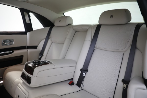 Used 2019 Rolls-Royce Ghost for sale $225,900 at Bugatti of Greenwich in Greenwich CT 06830 28