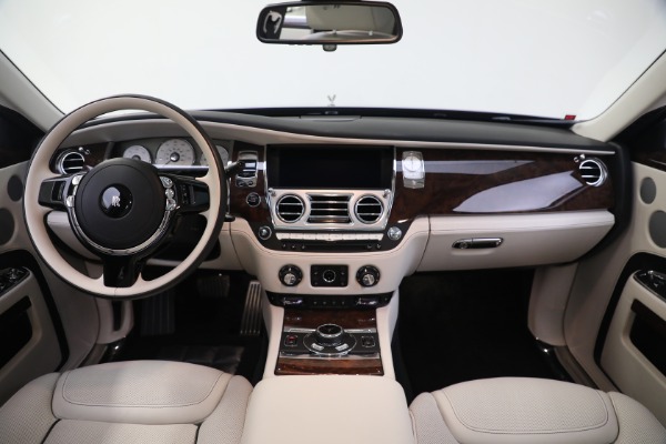 Used 2019 Rolls-Royce Ghost for sale $225,900 at Bugatti of Greenwich in Greenwich CT 06830 4