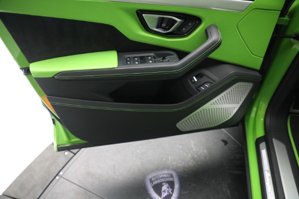 Used 2022 Lamborghini Urus for sale $269,900 at Bugatti of Greenwich in Greenwich CT 06830 15