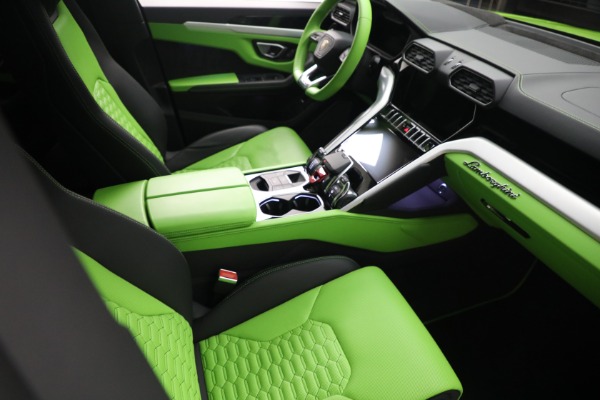 Used 2022 Lamborghini Urus for sale $269,900 at Bugatti of Greenwich in Greenwich CT 06830 21