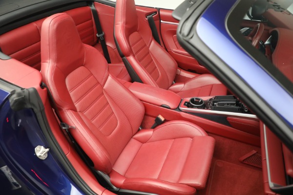 Used 2022 Porsche 911 Turbo S for sale $261,900 at Bugatti of Greenwich in Greenwich CT 06830 27