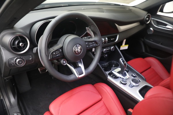 New 2024 Alfa Romeo Giulia Veloce for sale $55,350 at Bugatti of Greenwich in Greenwich CT 06830 21
