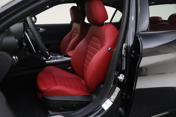 New 2024 Alfa Romeo Giulia Veloce for sale $55,350 at Bugatti of Greenwich in Greenwich CT 06830 23