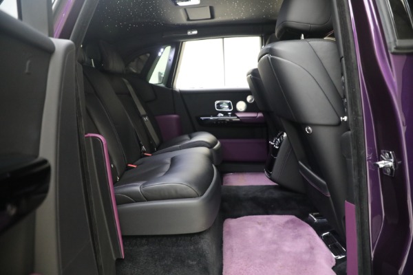 Used 2020 Rolls-Royce Phantom for sale $394,900 at Bugatti of Greenwich in Greenwich CT 06830 22