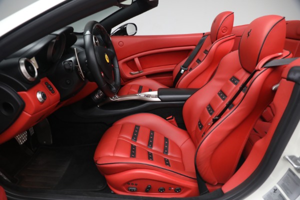 Used 2014 Ferrari California for sale $134,900 at Bugatti of Greenwich in Greenwich CT 06830 20