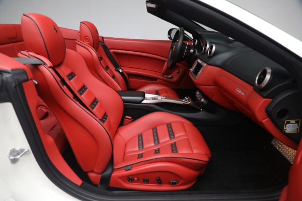 Used 2014 Ferrari California for sale $134,900 at Bugatti of Greenwich in Greenwich CT 06830 24