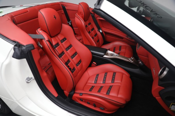 Used 2014 Ferrari California for sale $134,900 at Bugatti of Greenwich in Greenwich CT 06830 25